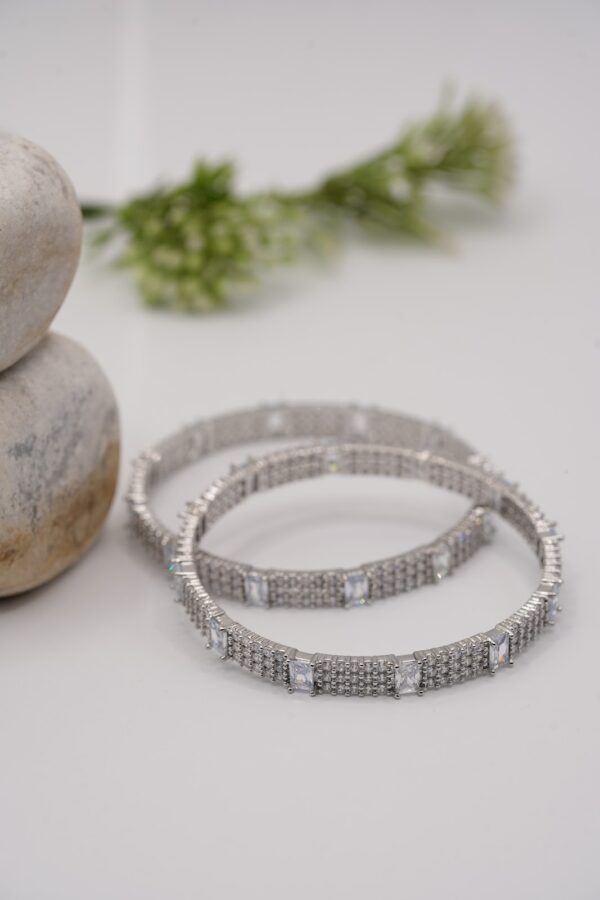 Modern Crystal Elegance - Image 6